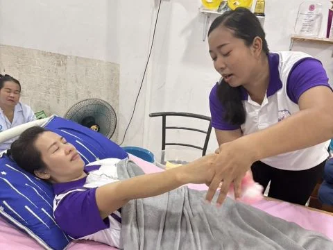 การเตรียมความพร้อมผู้ดูแลภายในศูนย์